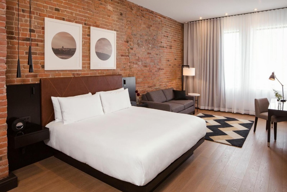 Le Place d Armes Hotel Suites